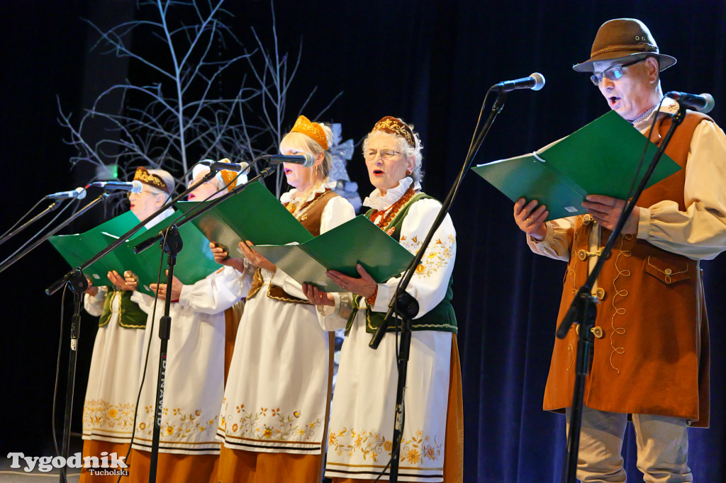 Koncert kolęd i pastorałek w Tucholi. Dziesiątki osób na scenie