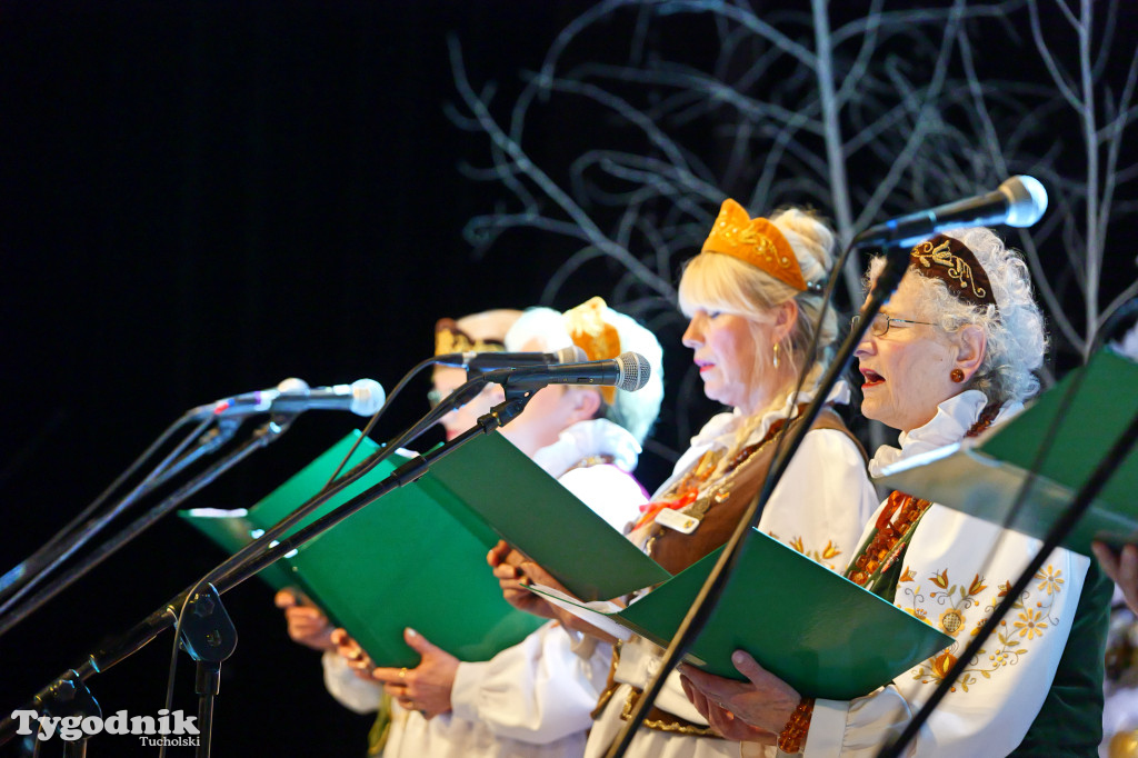 Koncert kolęd i pastorałek w Tucholi. Dziesiątki osób na scenie