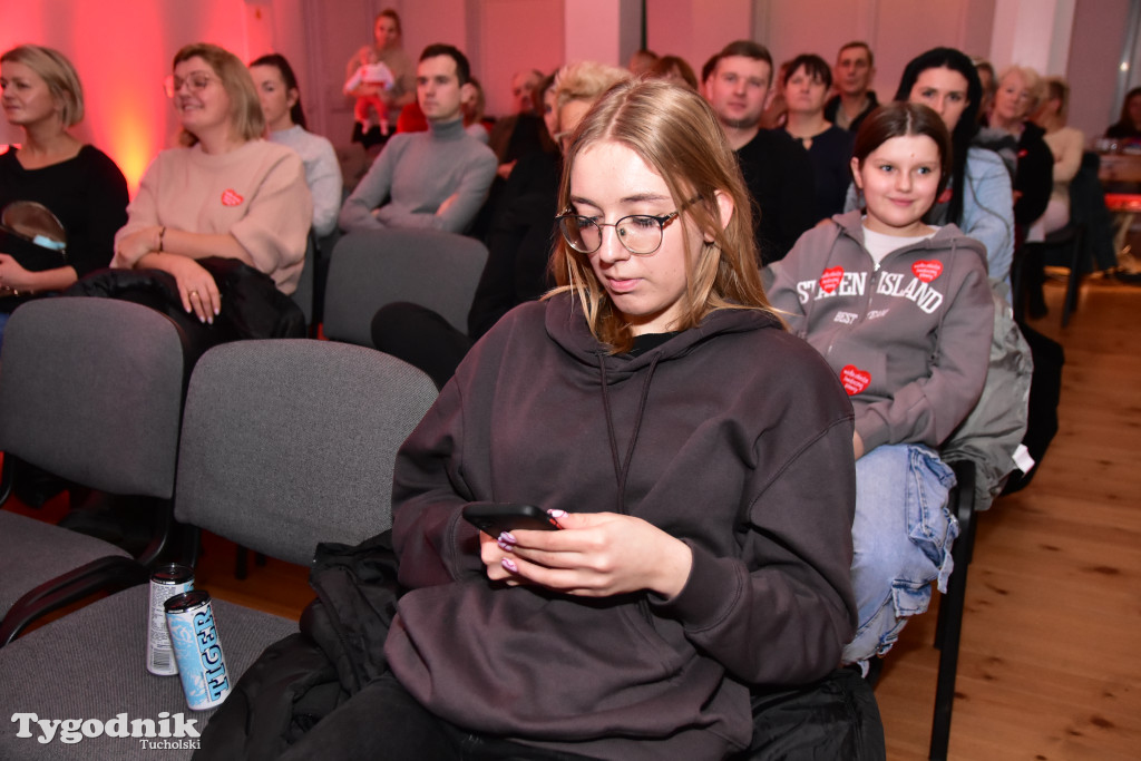 Finał WOŚP w Śliwicach: efektowne licytacje, nauka przez zabawę i światełko do nieba. Jaką kwotę zgromadził śliwicki sztab? / ZDJECIA