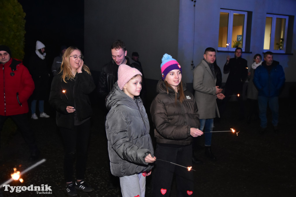 Finał WOŚP w Śliwicach: efektowne licytacje, nauka przez zabawę i światełko do nieba. Jaką kwotę zgromadził śliwicki sztab? / ZDJECIA