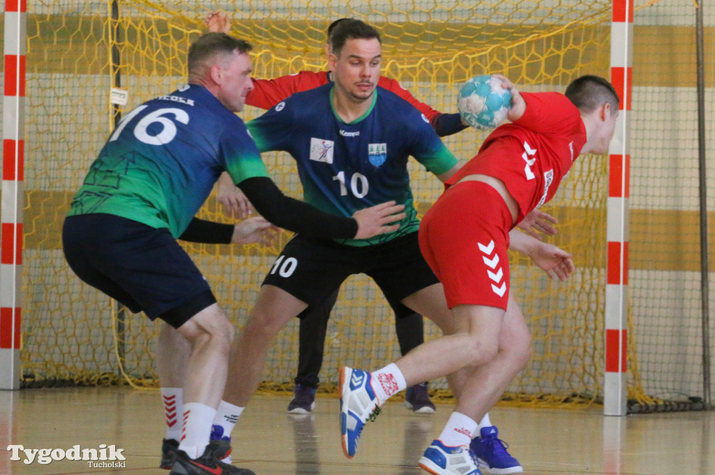 Piłka ręczna: MKS Handball Czersk - LKS Kęsowo 43:25 (22:13)