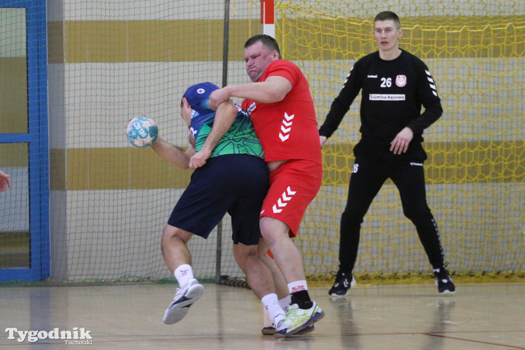 Piłka ręczna: MKS Handball Czersk - LKS Kęsowo 43:25 (22:13)