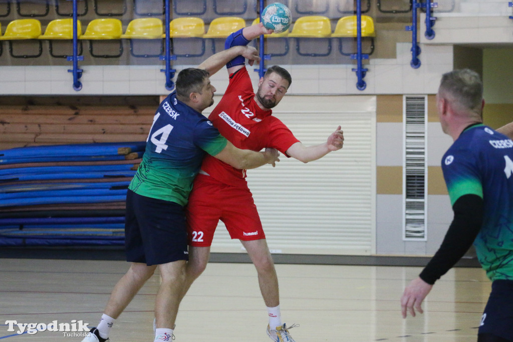 Piłka ręczna: MKS Handball Czersk - LKS Kęsowo 43:25 (22:13)