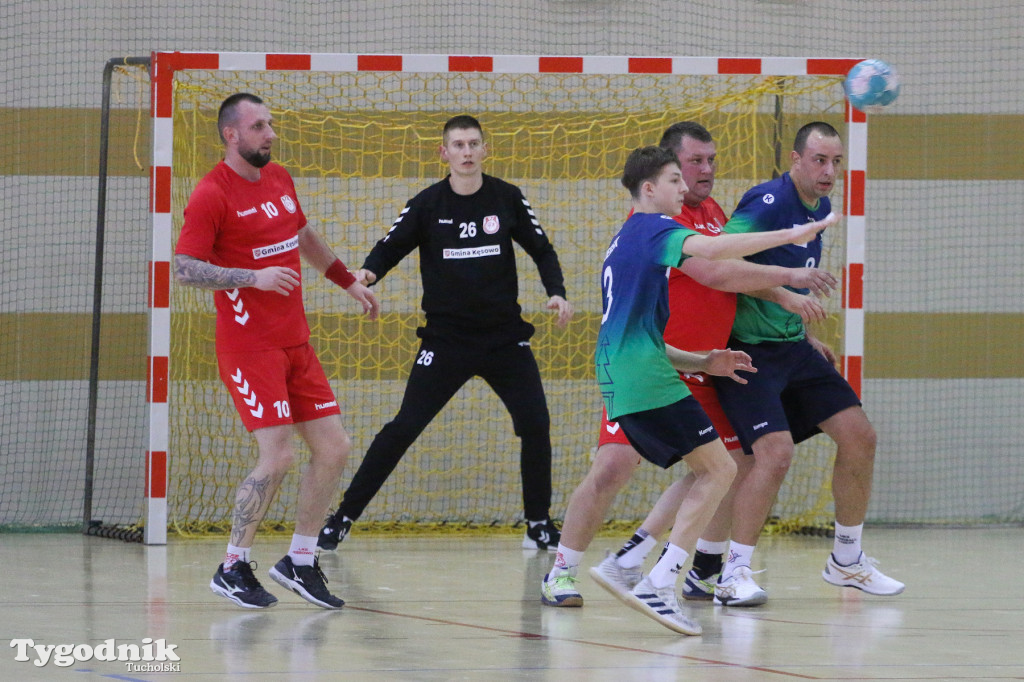 Piłka ręczna: MKS Handball Czersk - LKS Kęsowo 43:25 (22:13)