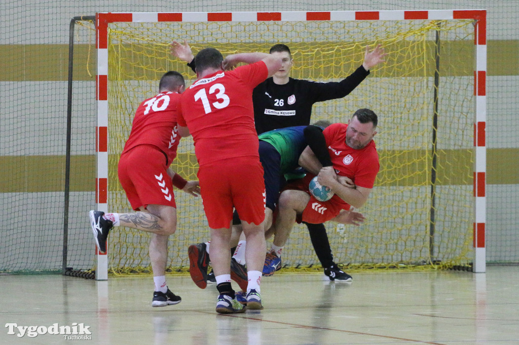 Piłka ręczna: MKS Handball Czersk - LKS Kęsowo 43:25 (22:13)