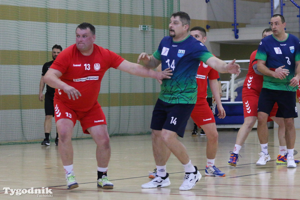 Piłka ręczna: MKS Handball Czersk - LKS Kęsowo 43:25 (22:13)