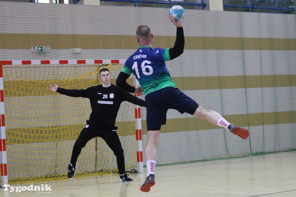 Piłka ręczna: MKS Handball Czersk - LKS Kęsowo 43:25 (22:13)