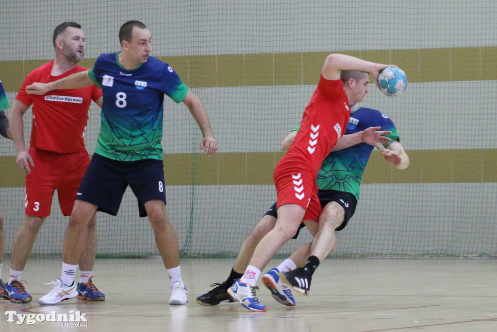 Piłka ręczna: MKS Handball Czersk - LKS Kęsowo 43:25 (22:13)