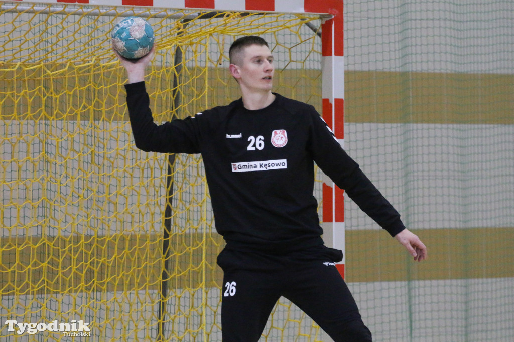 Piłka ręczna: MKS Handball Czersk - LKS Kęsowo 43:25 (22:13)