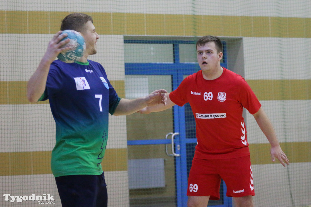 Piłka ręczna: MKS Handball Czersk - LKS Kęsowo 43:25 (22:13)