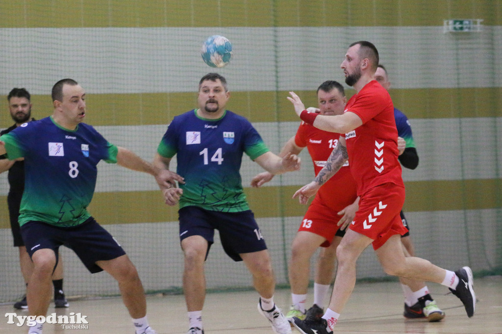 Piłka ręczna: MKS Handball Czersk - LKS Kęsowo 43:25 (22:13)