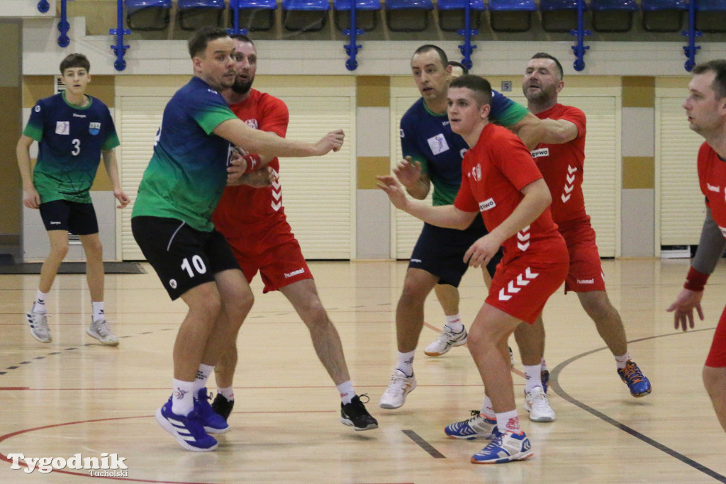 Piłka ręczna: MKS Handball Czersk - LKS Kęsowo 43:25 (22:13)