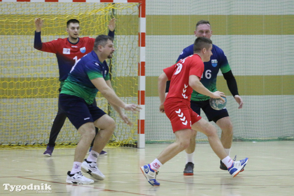 Piłka ręczna: MKS Handball Czersk - LKS Kęsowo 43:25 (22:13)