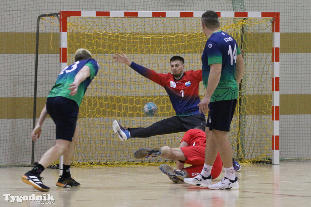 Piłka ręczna: MKS Handball Czersk - LKS Kęsowo 43:25 (22:13)