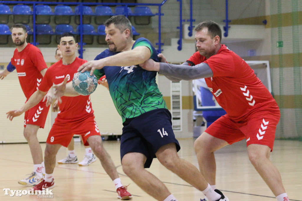 Piłka ręczna: MKS Handball Czersk - LKS Kęsowo 43:25 (22:13)