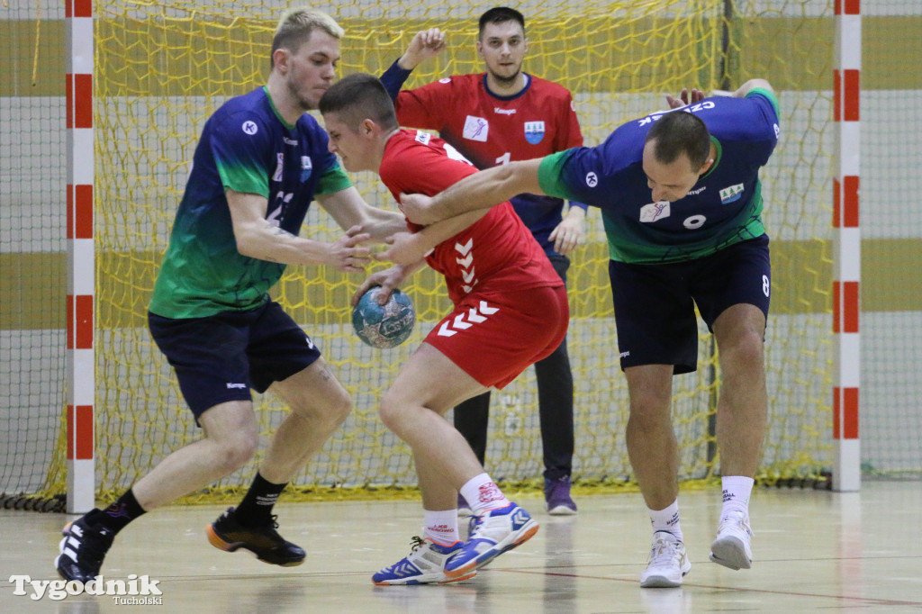 Piłka ręczna: MKS Handball Czersk - LKS Kęsowo 43:25 (22:13)