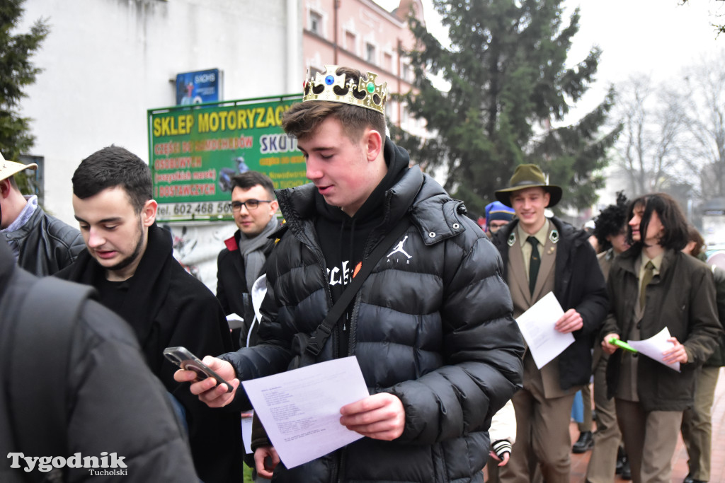 Tucholskimi ulicami przeszedł barwny korowód kolędników! Do łask powraca dawna tradycja?