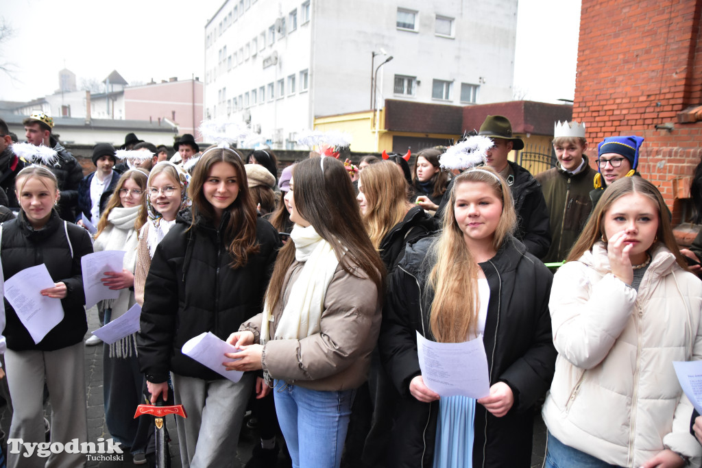 Tucholskimi ulicami przeszedł barwny korowód kolędników! Do łask powraca dawna tradycja?