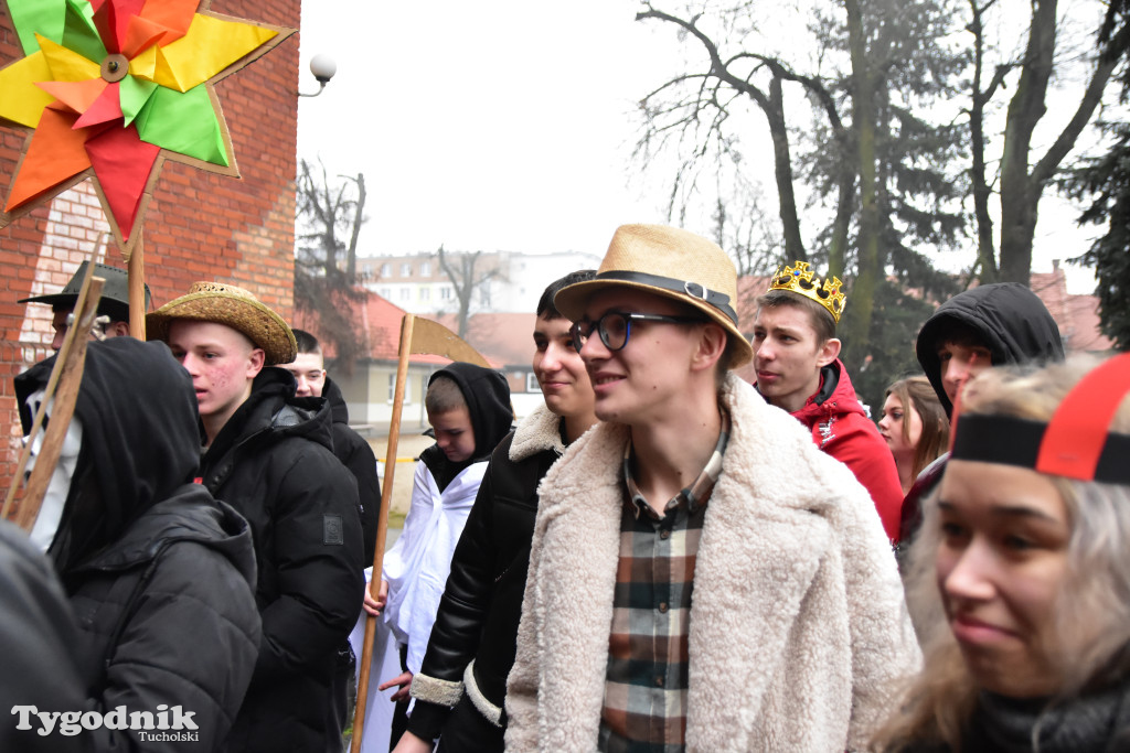 Tucholskimi ulicami przeszedł barwny korowód kolędników! Do łask powraca dawna tradycja?