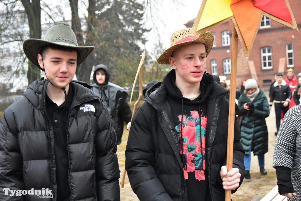 Tucholskimi ulicami przeszedł barwny korowód kolędników! Do łask powraca dawna tradycja?