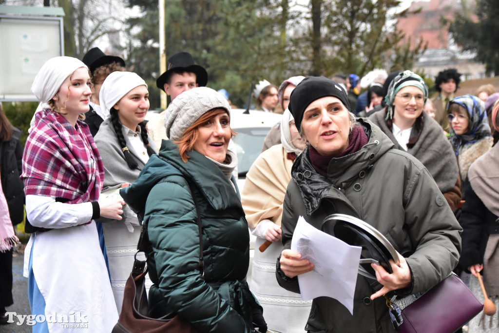 Tucholskimi ulicami przeszedł barwny korowód kolędników! Do łask powraca dawna tradycja?