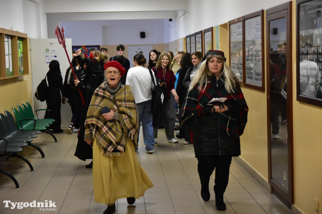 Tucholskimi ulicami przeszedł barwny korowód kolędników! Do łask powraca dawna tradycja?