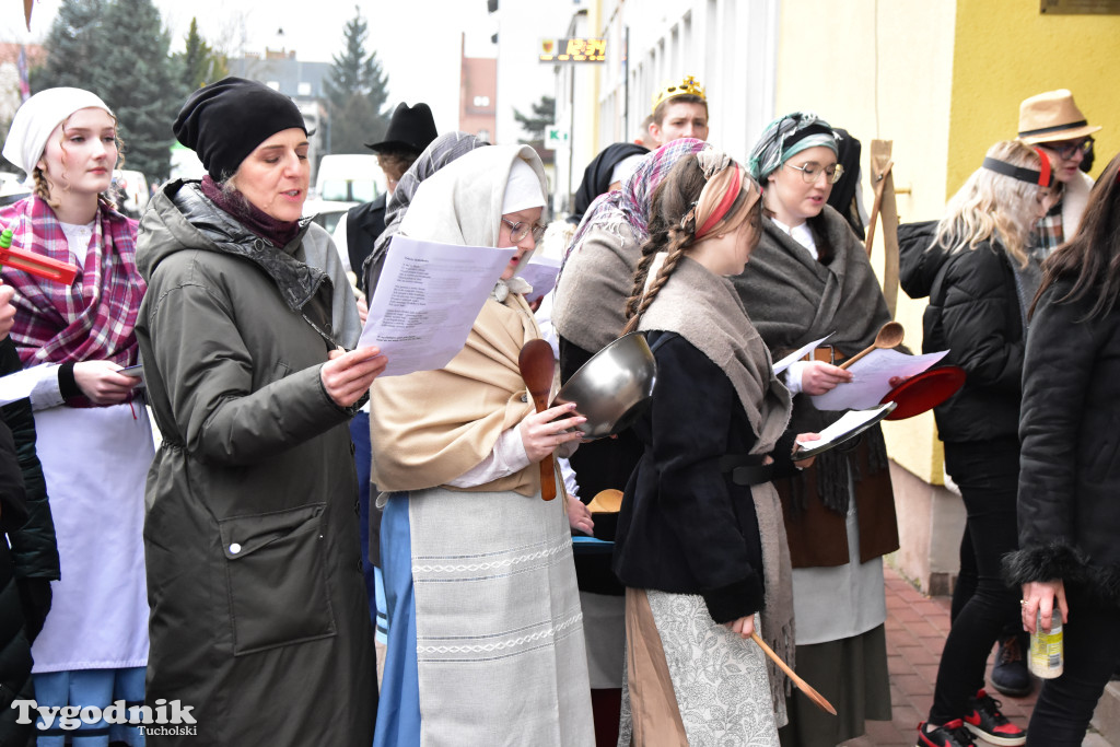 Tucholskimi ulicami przeszedł barwny korowód kolędników! Do łask powraca dawna tradycja?