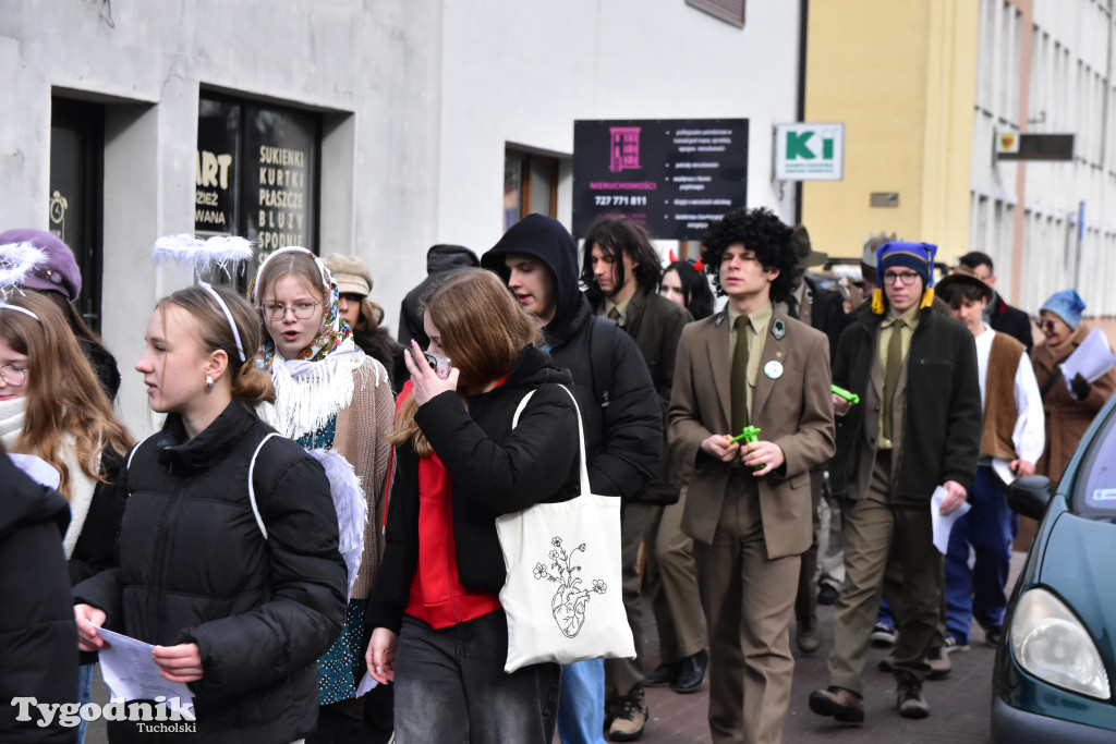 Tucholskimi ulicami przeszedł barwny korowód kolędników! Do łask powraca dawna tradycja?