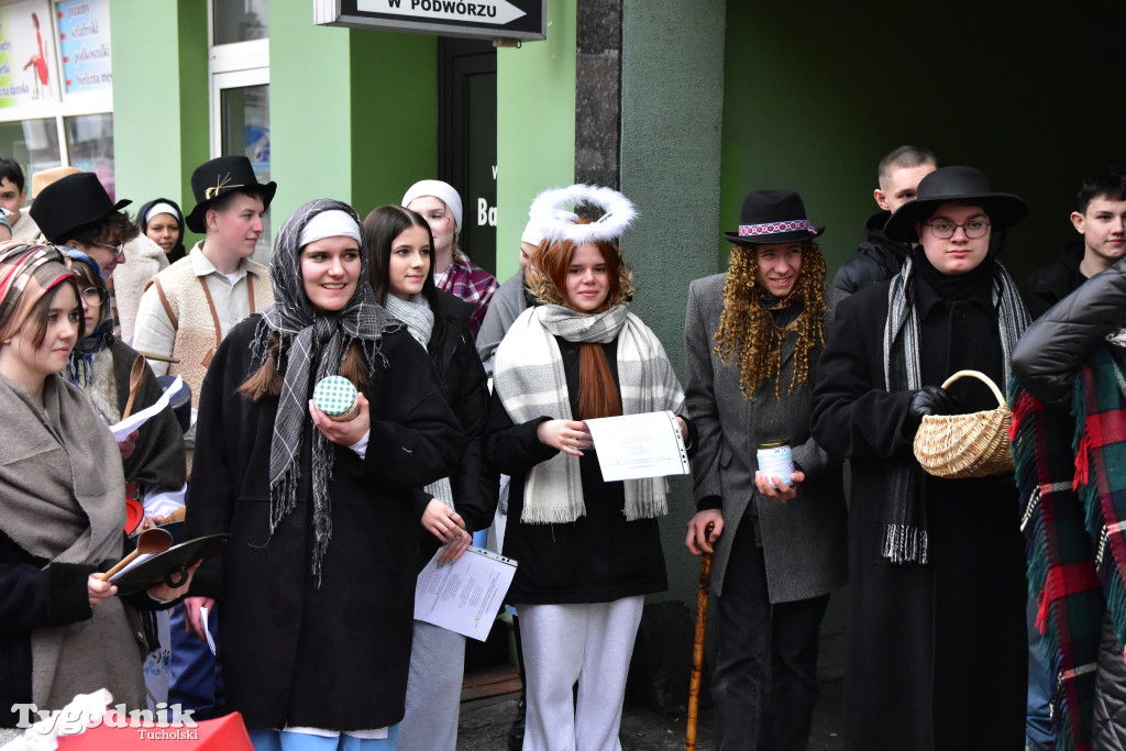 Tucholskimi ulicami przeszedł barwny korowód kolędników! Do łask powraca dawna tradycja?