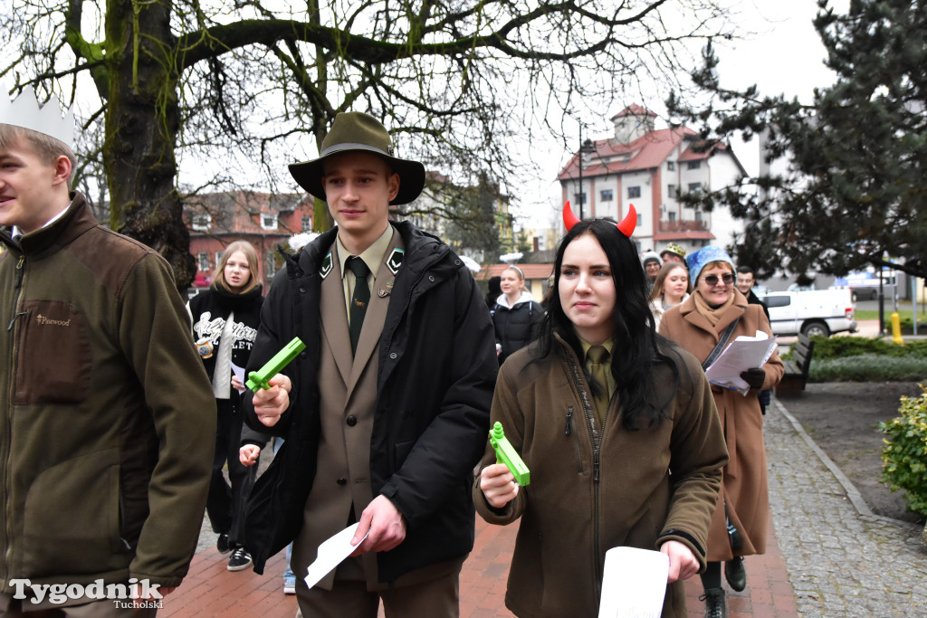 Tucholskimi ulicami przeszedł barwny korowód kolędników! Do łask powraca dawna tradycja?