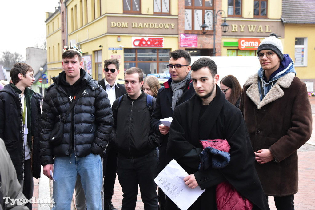 Tucholskimi ulicami przeszedł barwny korowód kolędników! Do łask powraca dawna tradycja?