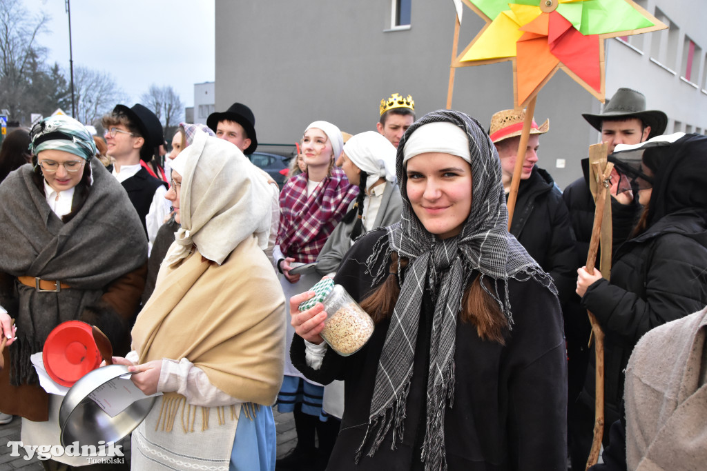 Tucholskimi ulicami przeszedł barwny korowód kolędników! Do łask powraca dawna tradycja?