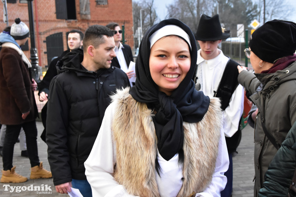 Tucholskimi ulicami przeszedł barwny korowód kolędników! Do łask powraca dawna tradycja?