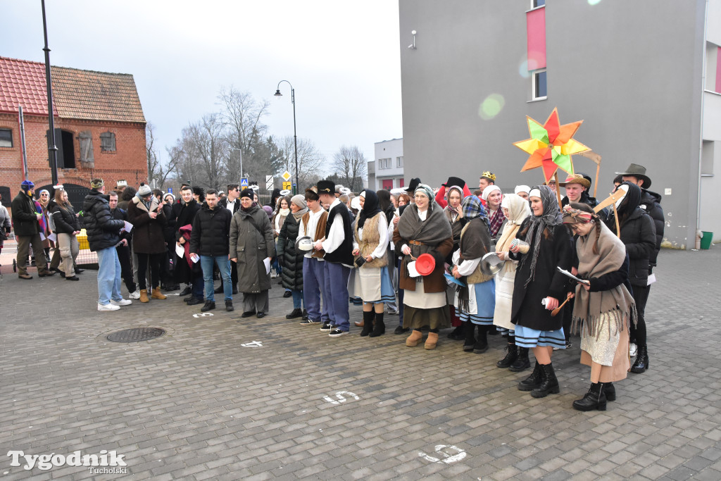 Tucholskimi ulicami przeszedł barwny korowód kolędników! Do łask powraca dawna tradycja?