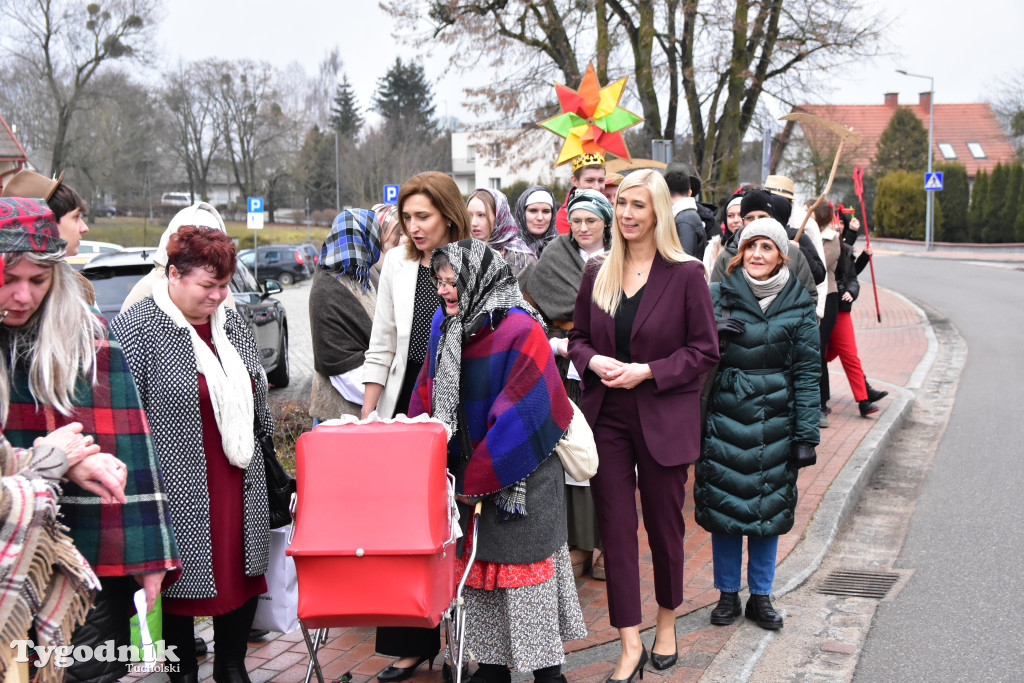 Tucholskimi ulicami przeszedł barwny korowód kolędników! Do łask powraca dawna tradycja?