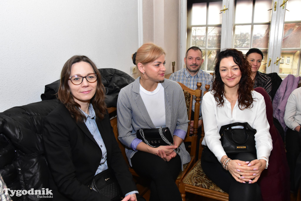 Tuchola: Najzdolniejsi uczniowie odebrali stypendia burmistrza / LISTA WYRÓŻNIONYCH + ZDJĘCIA