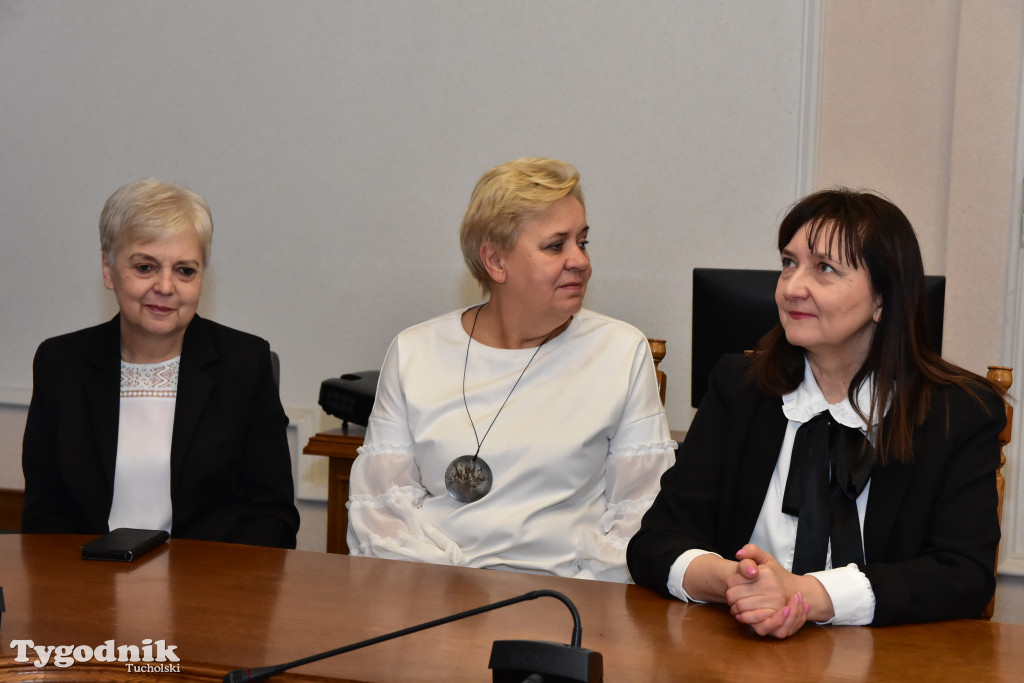 Tuchola: Najzdolniejsi uczniowie odebrali stypendia burmistrza / LISTA WYRÓŻNIONYCH + ZDJĘCIA