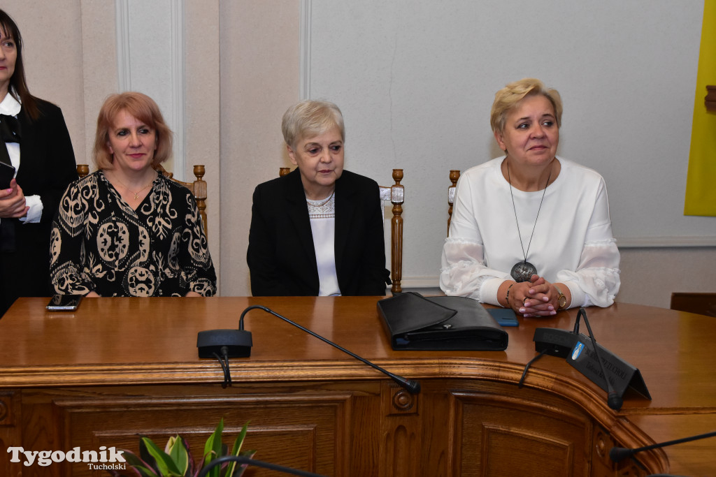 Tuchola: Najzdolniejsi uczniowie odebrali stypendia burmistrza / LISTA WYRÓŻNIONYCH + ZDJĘCIA