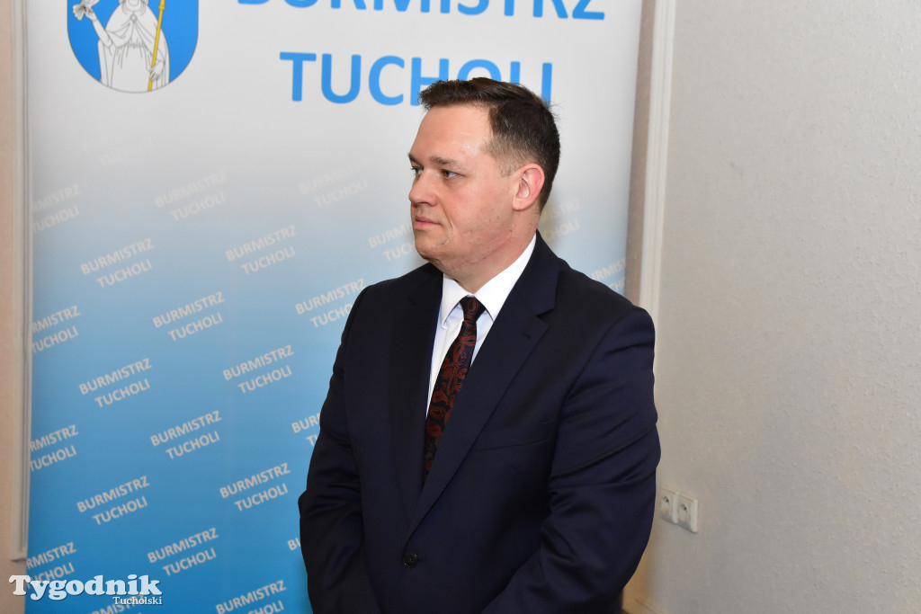 Tuchola: Najzdolniejsi uczniowie odebrali stypendia burmistrza / LISTA WYRÓŻNIONYCH + ZDJĘCIA