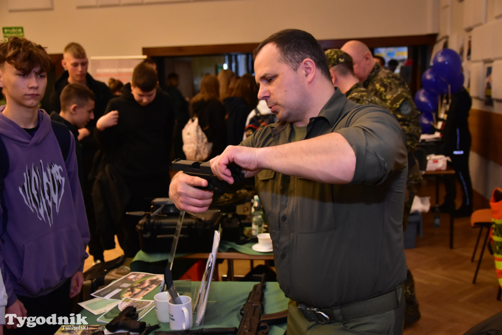 Tuchola: Tłumy młodzieży na Festiwalu Służb Mundurowych / ZDJĘCIA