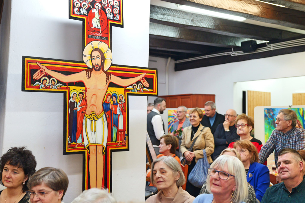 Religia w sztuce ludowej. Wystawa w Muzeum Borów...