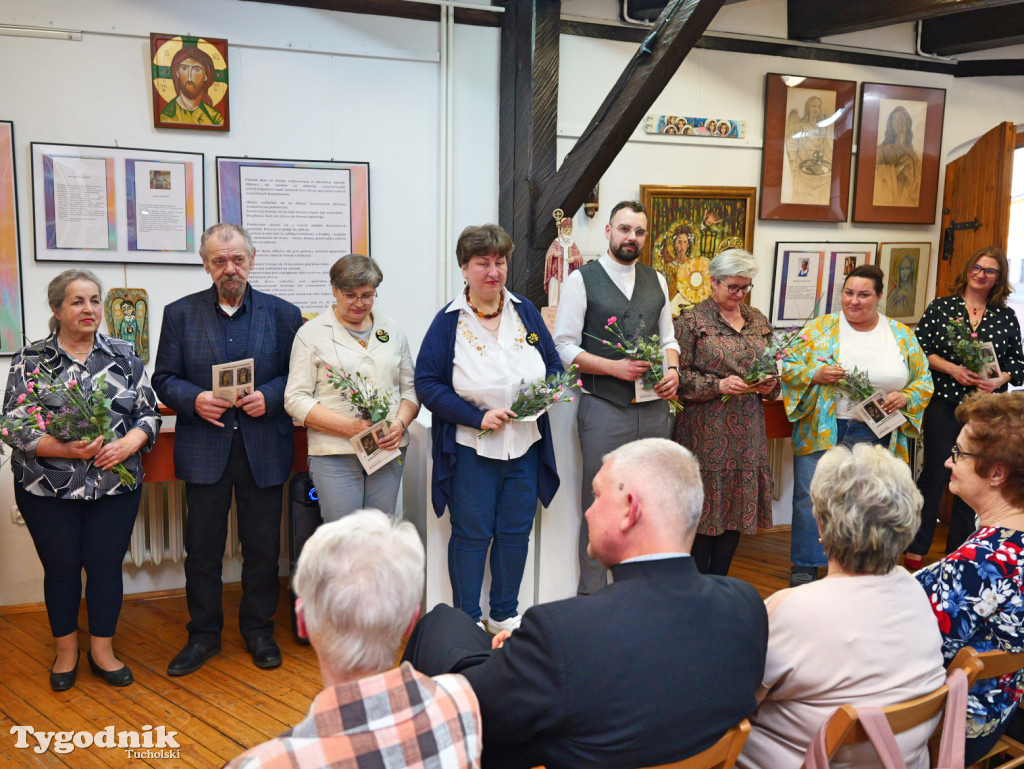 Religia w sztuce ludowej. Wystawa w Muzeum Borów...