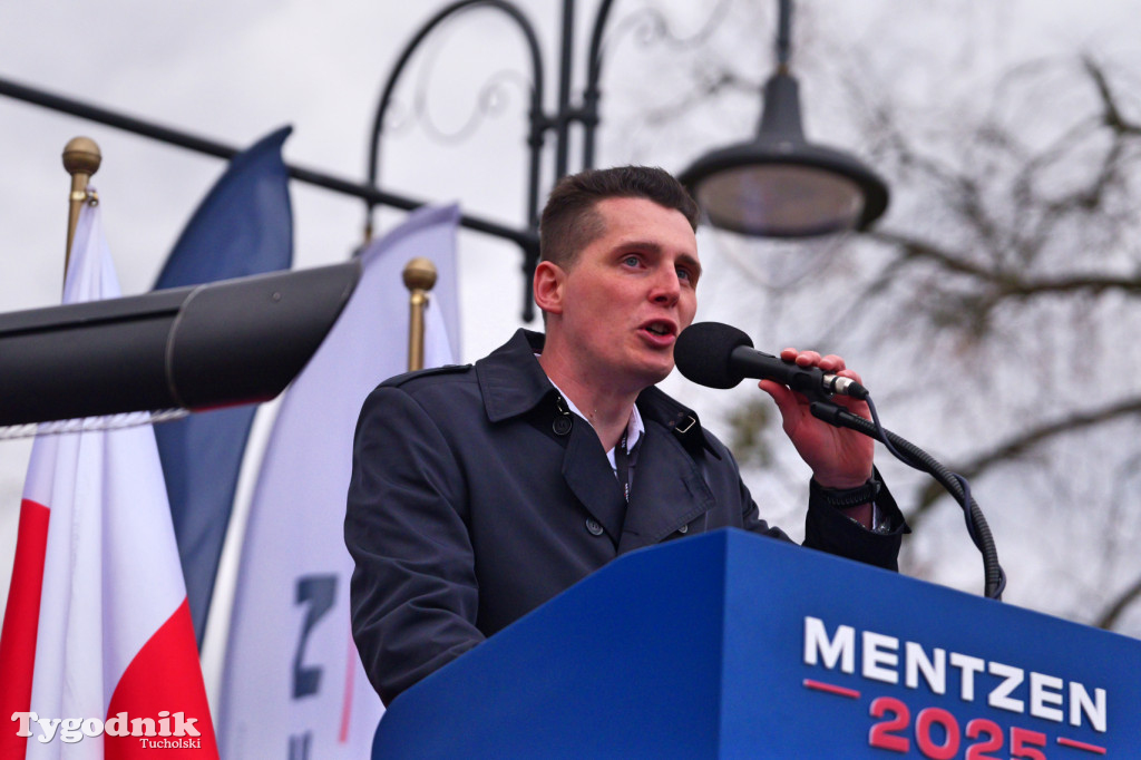Sławomir Mentzen na rynku w Tucholi (7 kwietnia)