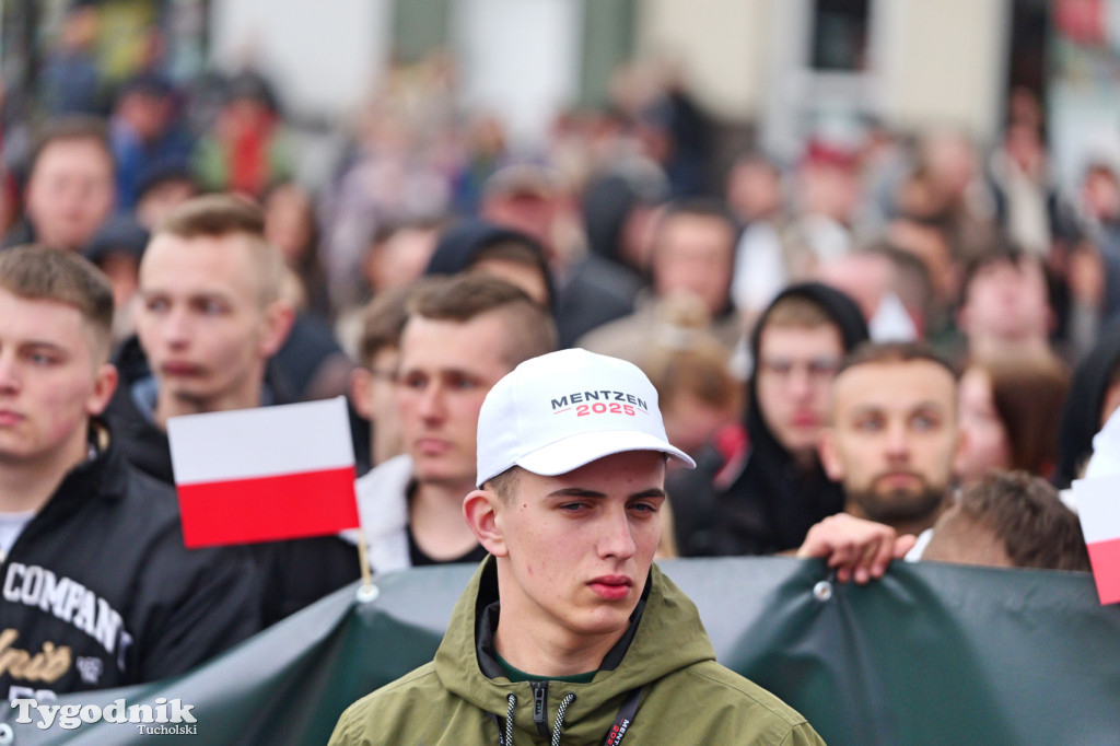 Sławomir Mentzen na rynku w Tucholi (7 kwietnia)