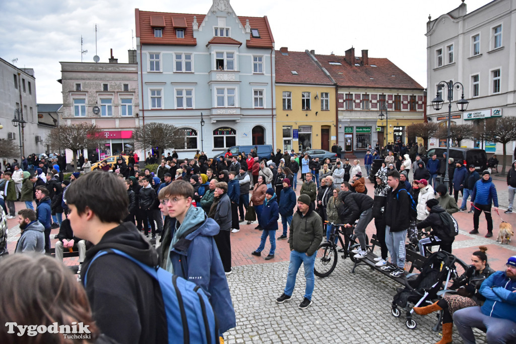 Sławomir Mentzen na rynku w Tucholi (7 kwietnia)