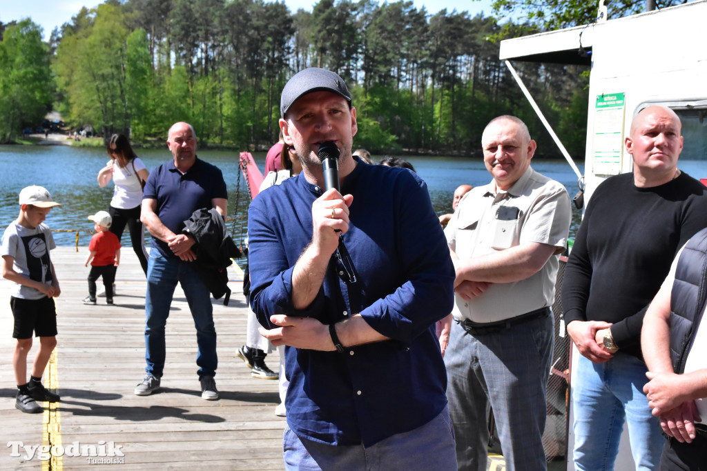 Zalew Koronowski: Wraz z majwóką rozpoczął się sezon turystyczny dla promu Koronowo. Wyśmienita impreza na start atrakcji!