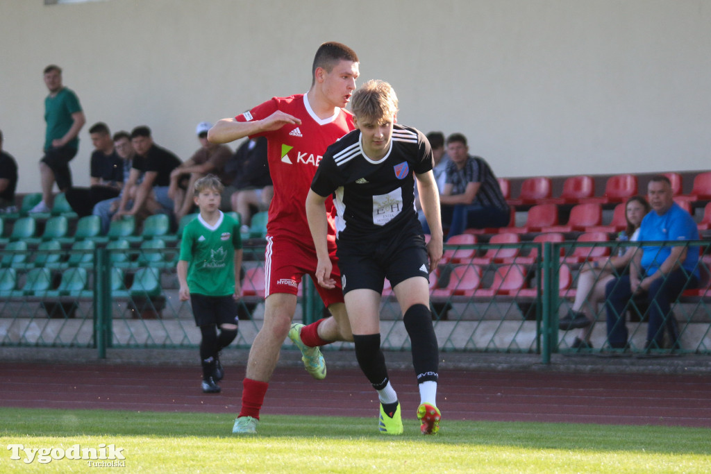 Klasa A: Tucholanka Kaemde Tuchola - Grom Osie 2:3 (2:1). Bramki: Orzechowski (11, 42)