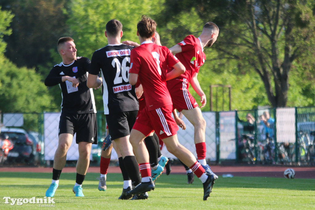 Klasa A: Tucholanka Kaemde Tuchola - Grom Osie 2:3 (2:1). Bramki: Orzechowski (11, 42)