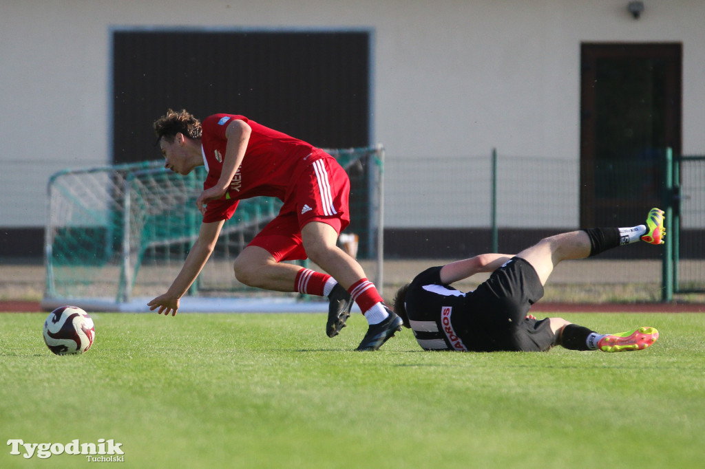 Klasa A: Tucholanka Kaemde Tuchola - Grom Osie 2:3 (2:1). Bramki: Orzechowski (11, 42)