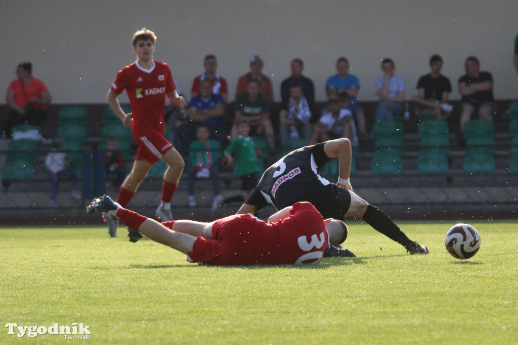 Klasa A: Tucholanka Kaemde Tuchola - Grom Osie 2:3 (2:1). Bramki: Orzechowski (11, 42)